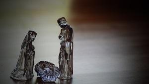 Glass nativity scene of Jesus, Mary, and Joseph